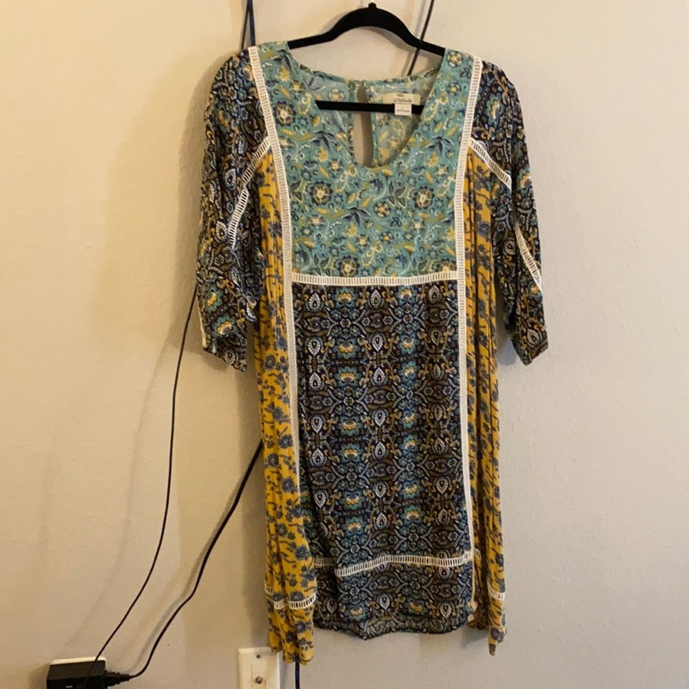 Super cute floral dress with elbow length sleeves